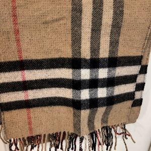 Burberry wool scarf